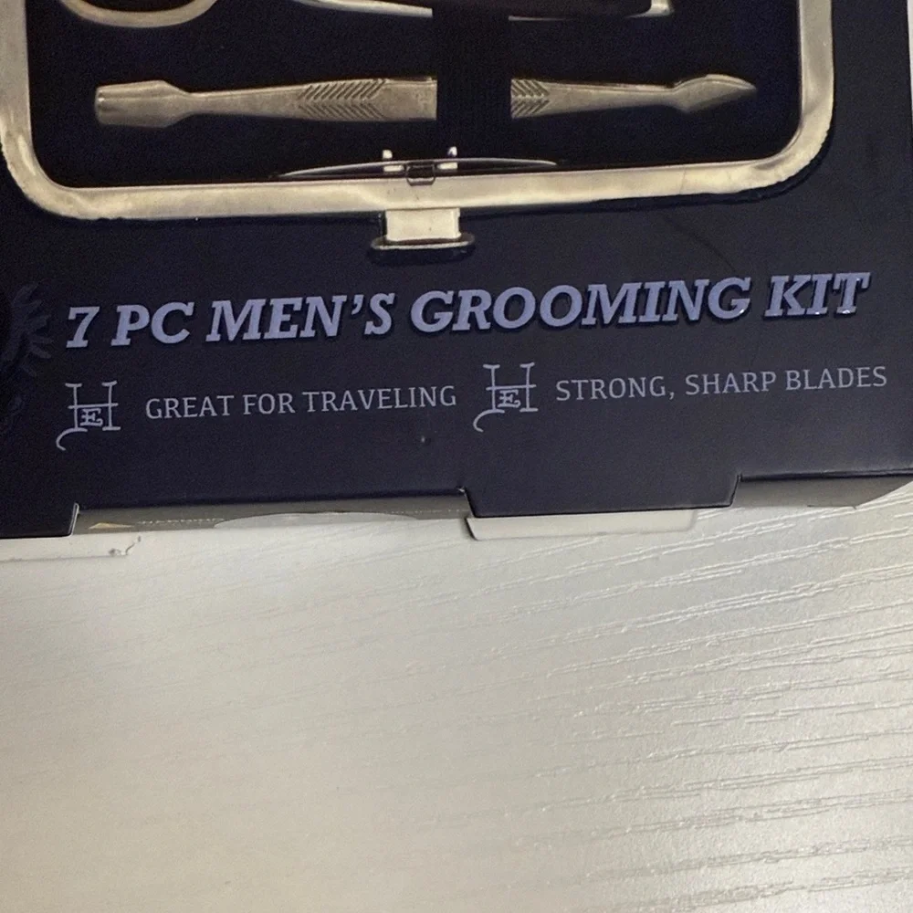 Ed Hardy 7 pieces Men’s Grooming Kit navy blue color